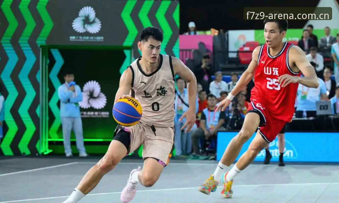 奇异果体育官网入口 CBA季后赛最新动态:上海男篮G4冲击晋级,战术调整成关键
